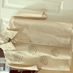 XL shirt with embroidery